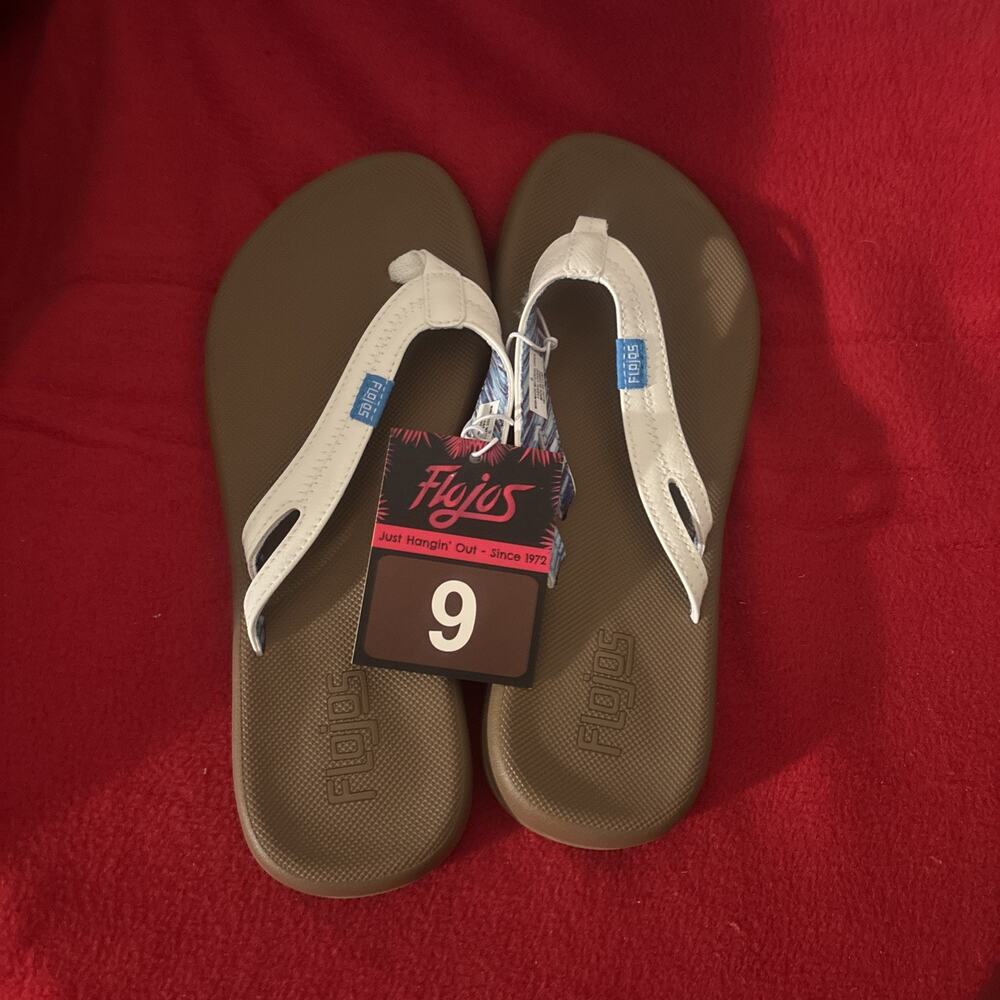 FLOJOS Size 9 White / Brown with Badge Logo Memory Foam Flip Flop Sandals PO